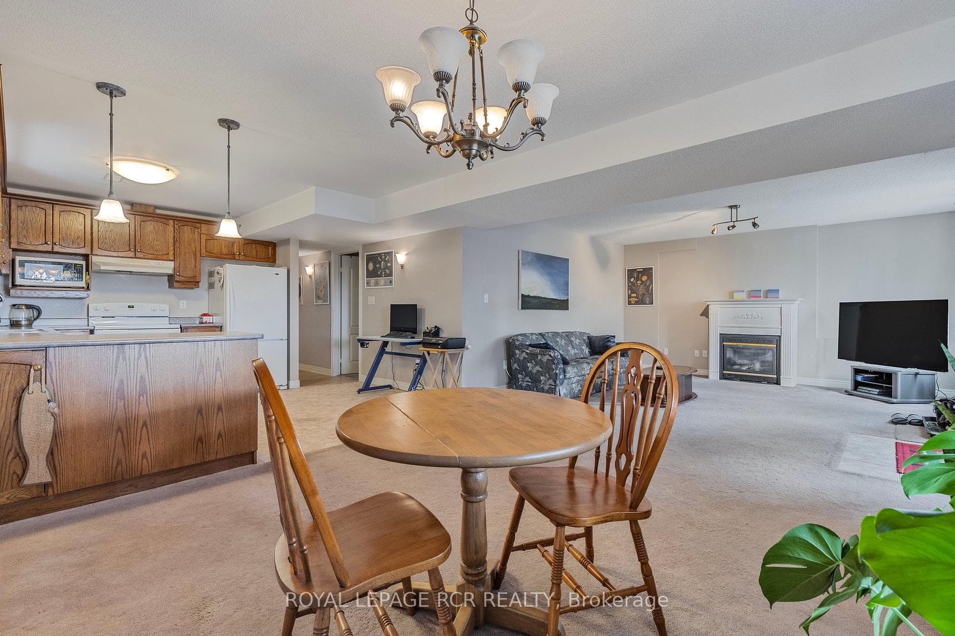 448 Oak Street photo 24