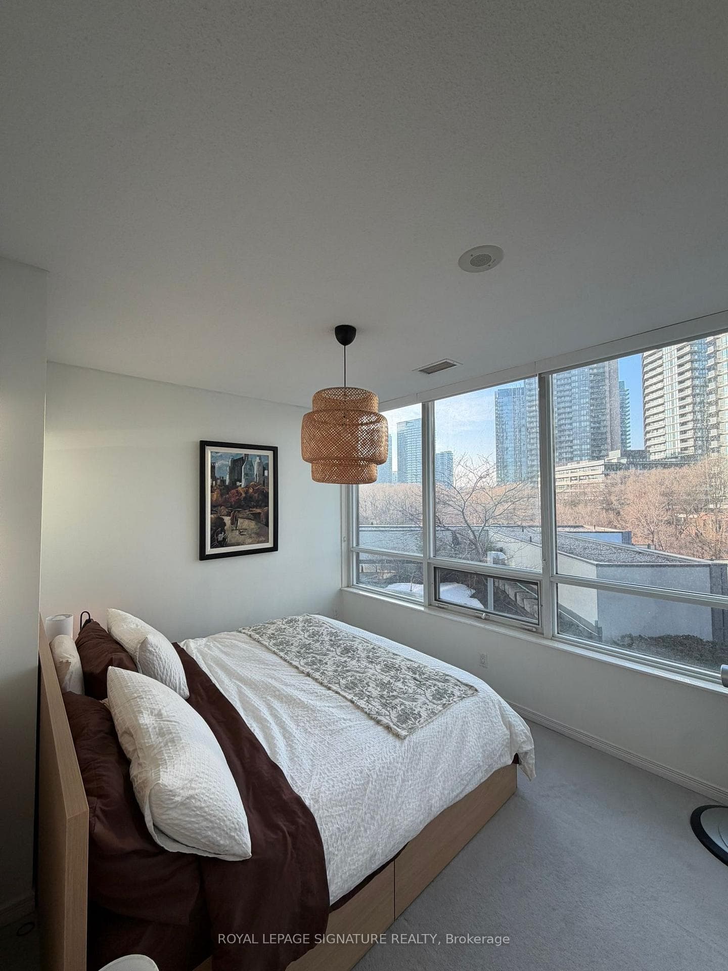 2230 Lakeshore Boulevard Unit 310 photo 8