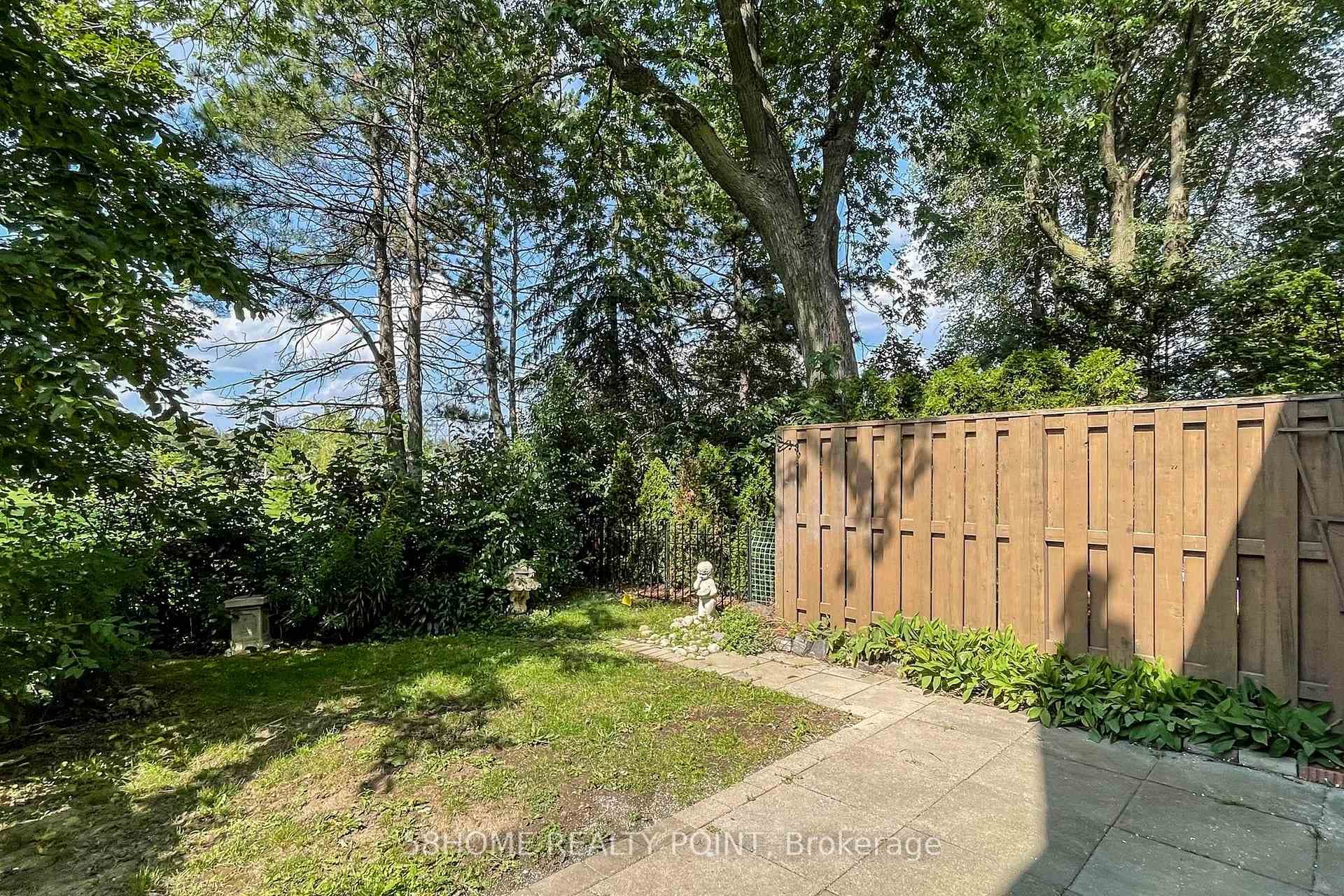 4 Farmstead Road photo 32