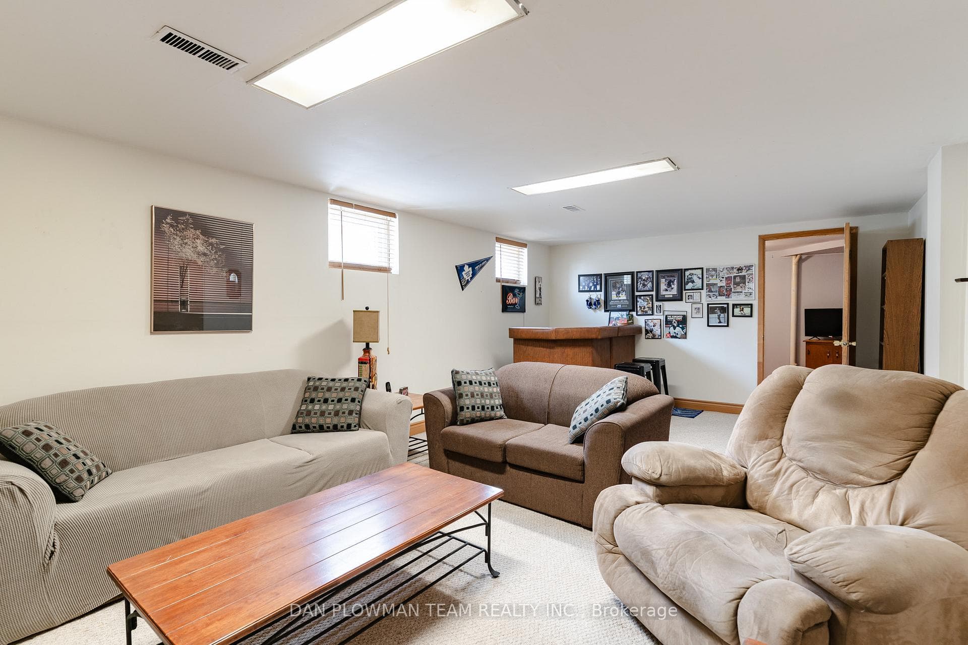 742 Chesterton Avenue photo 27
