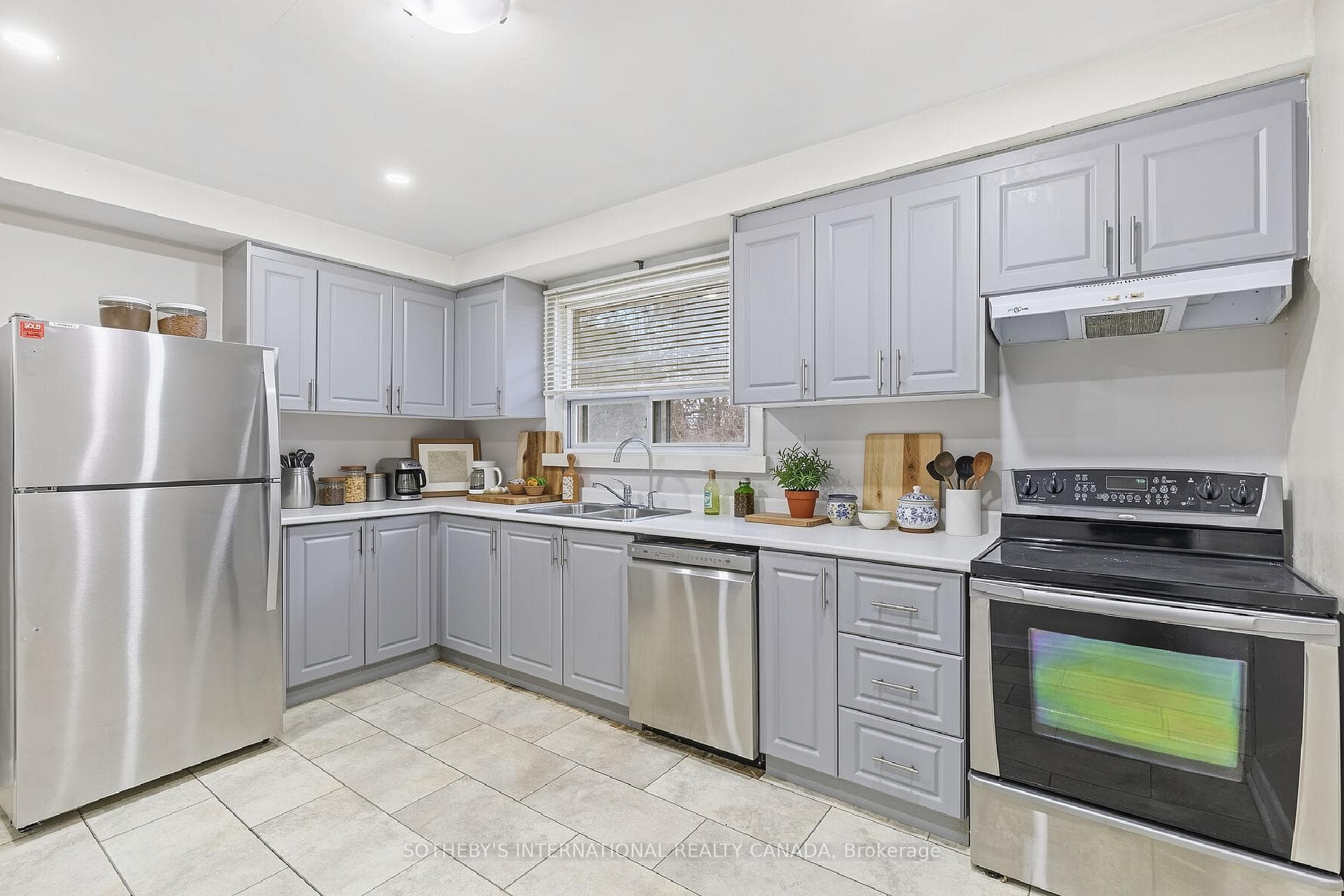 957 Beechwood Avenue Unit upper photo 3
