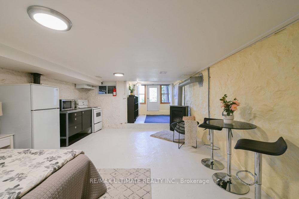 90 Indian Road Crescent photo 22
