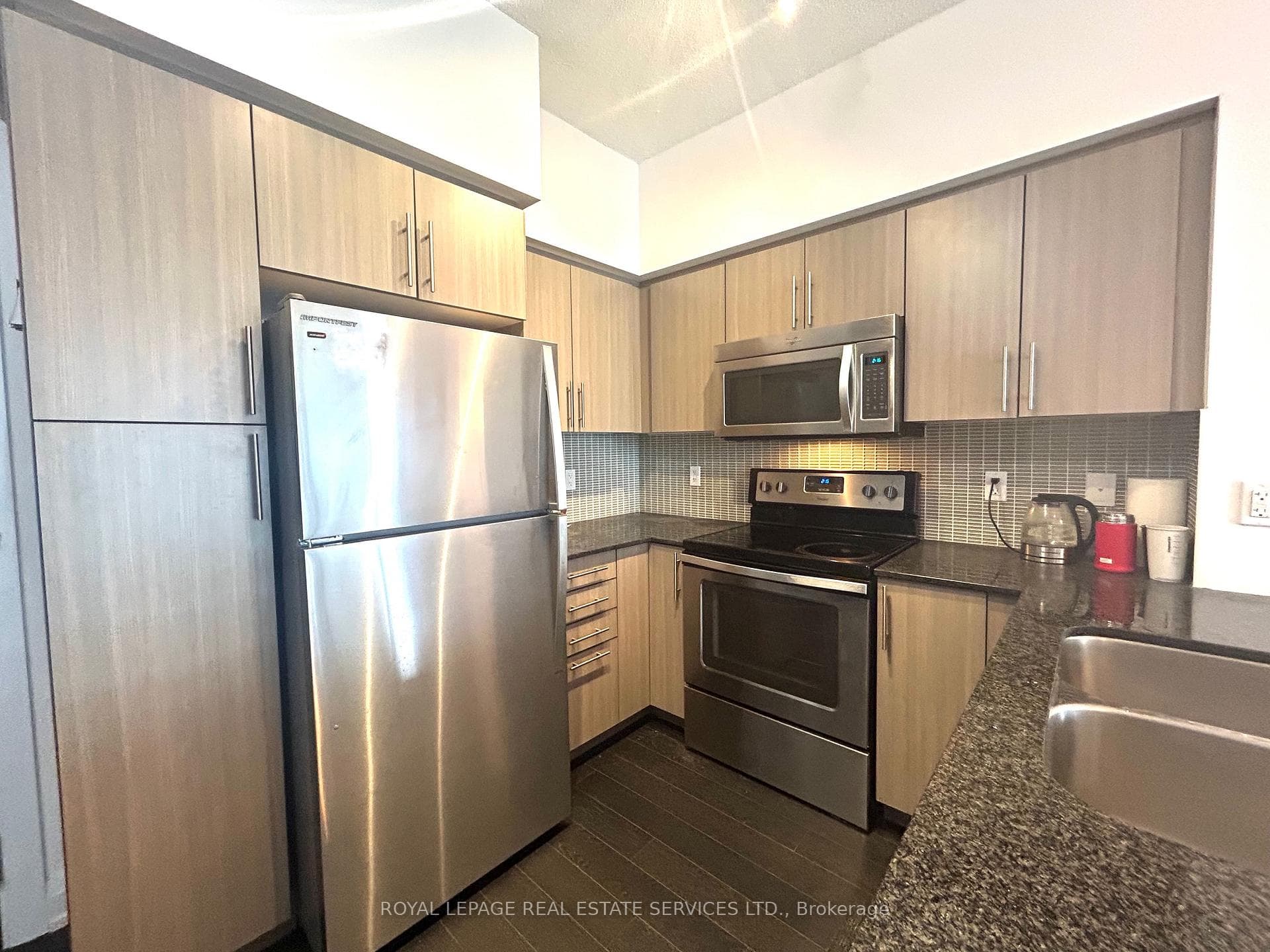 65 Speers Road Unit 1107 photo 9