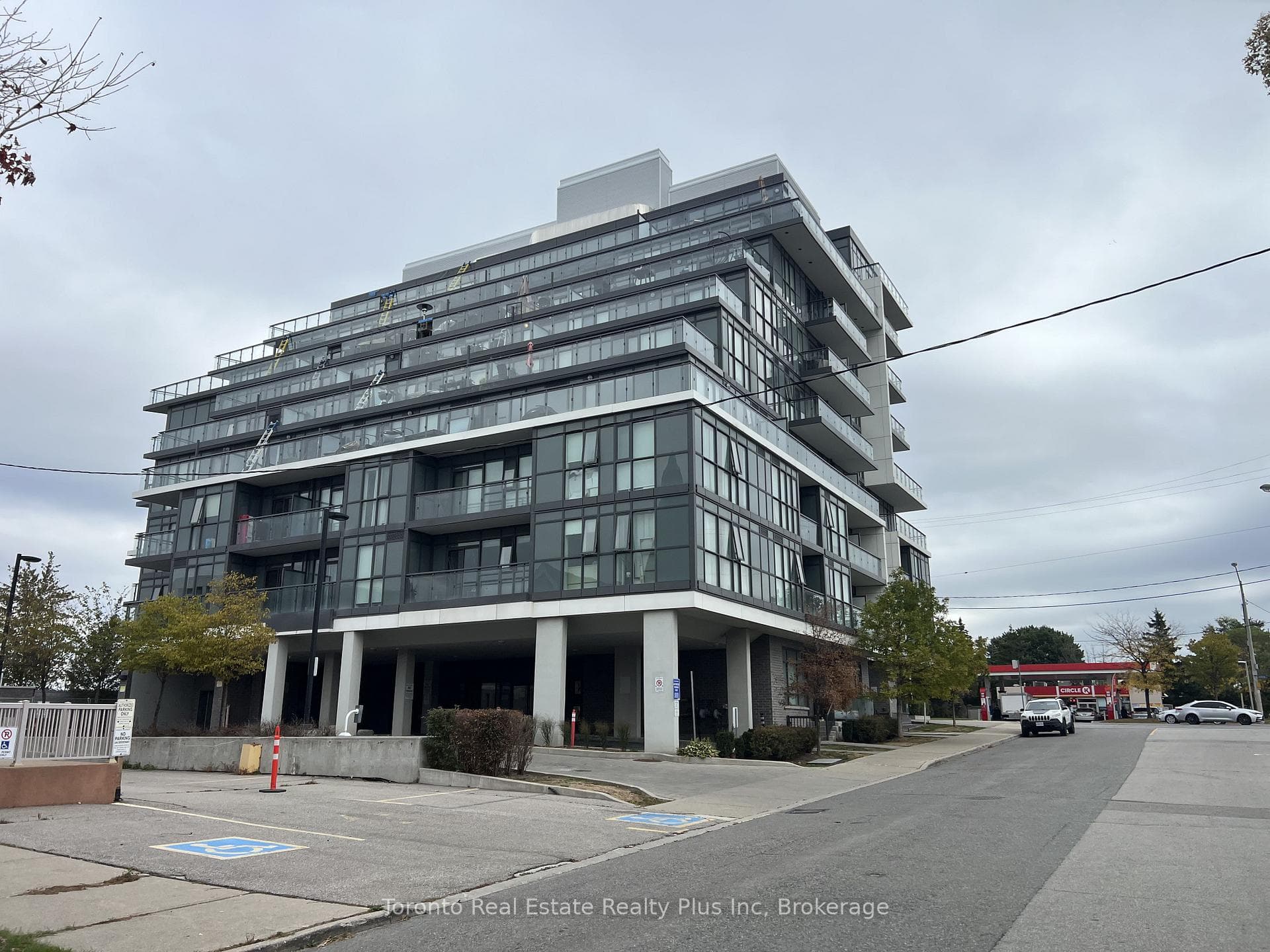 16 Mcadams Avenue Unit 803 photo 1