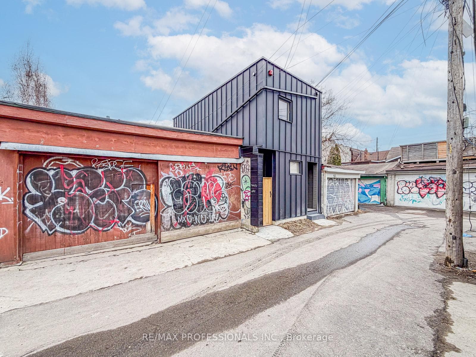 164 Markham Street photo 32
