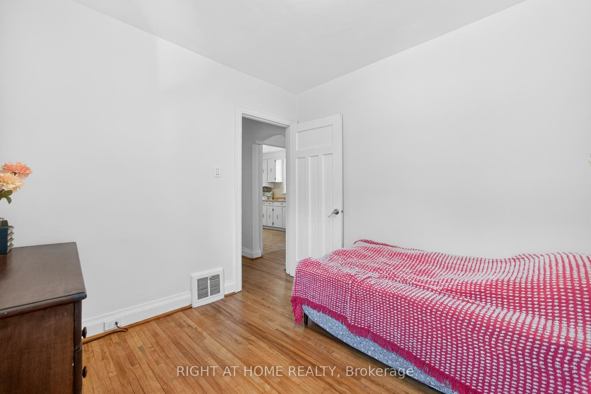 1109 Greenwood Avenue photo 33