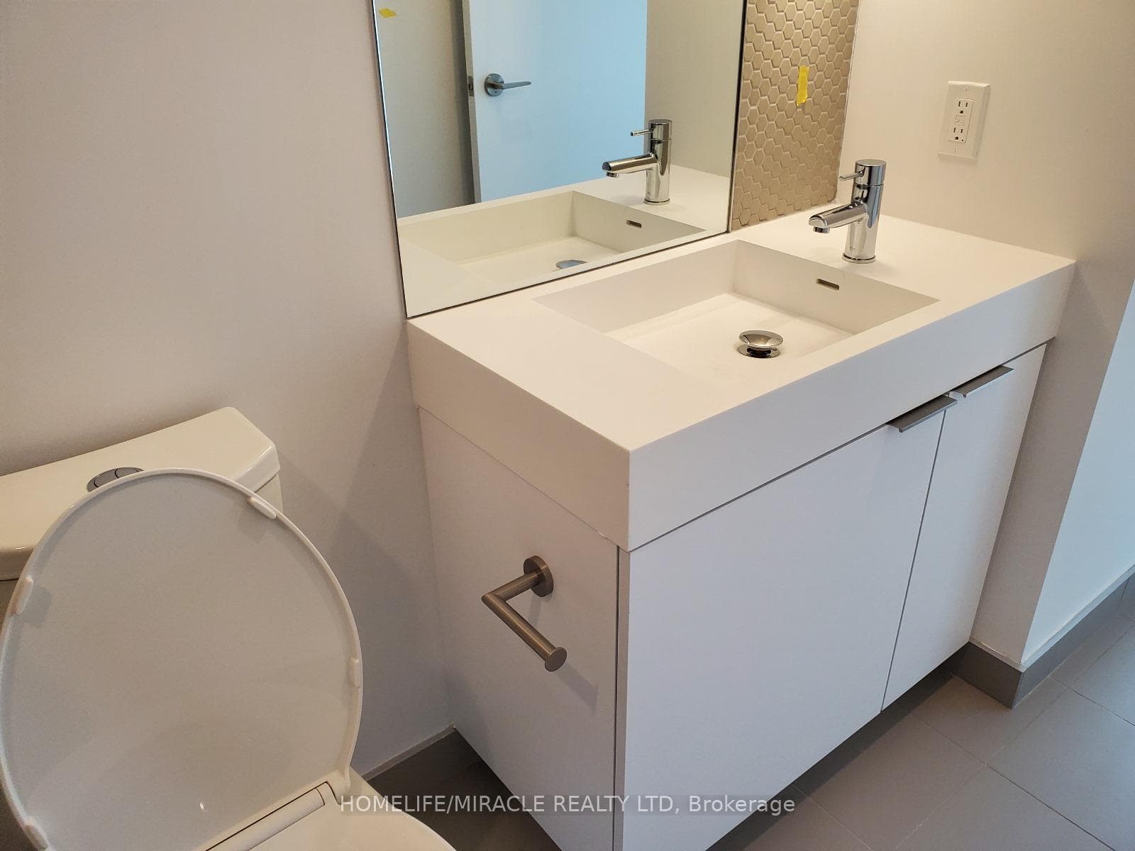 33 Helendale Avenue Unit 2411 photo 20