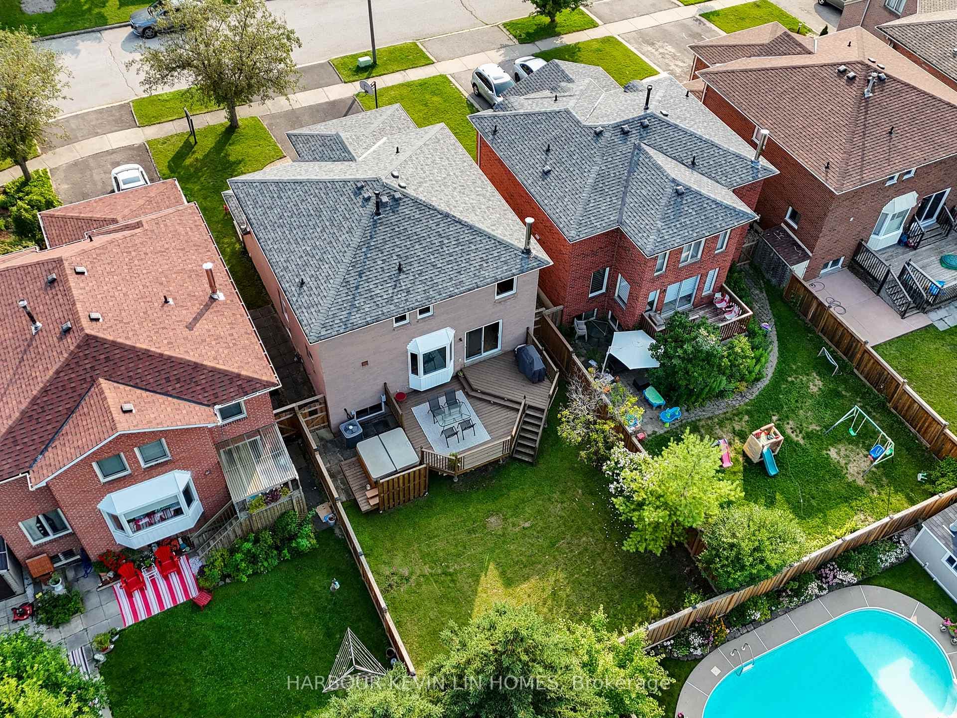 4086 Rossland Crescent photo 40