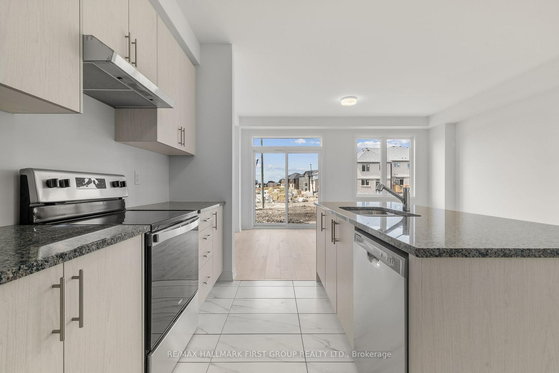 525 Worden Street photo 12