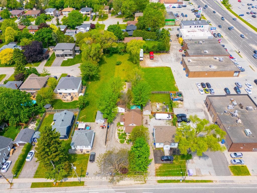 2439 Prospect Street photo 32