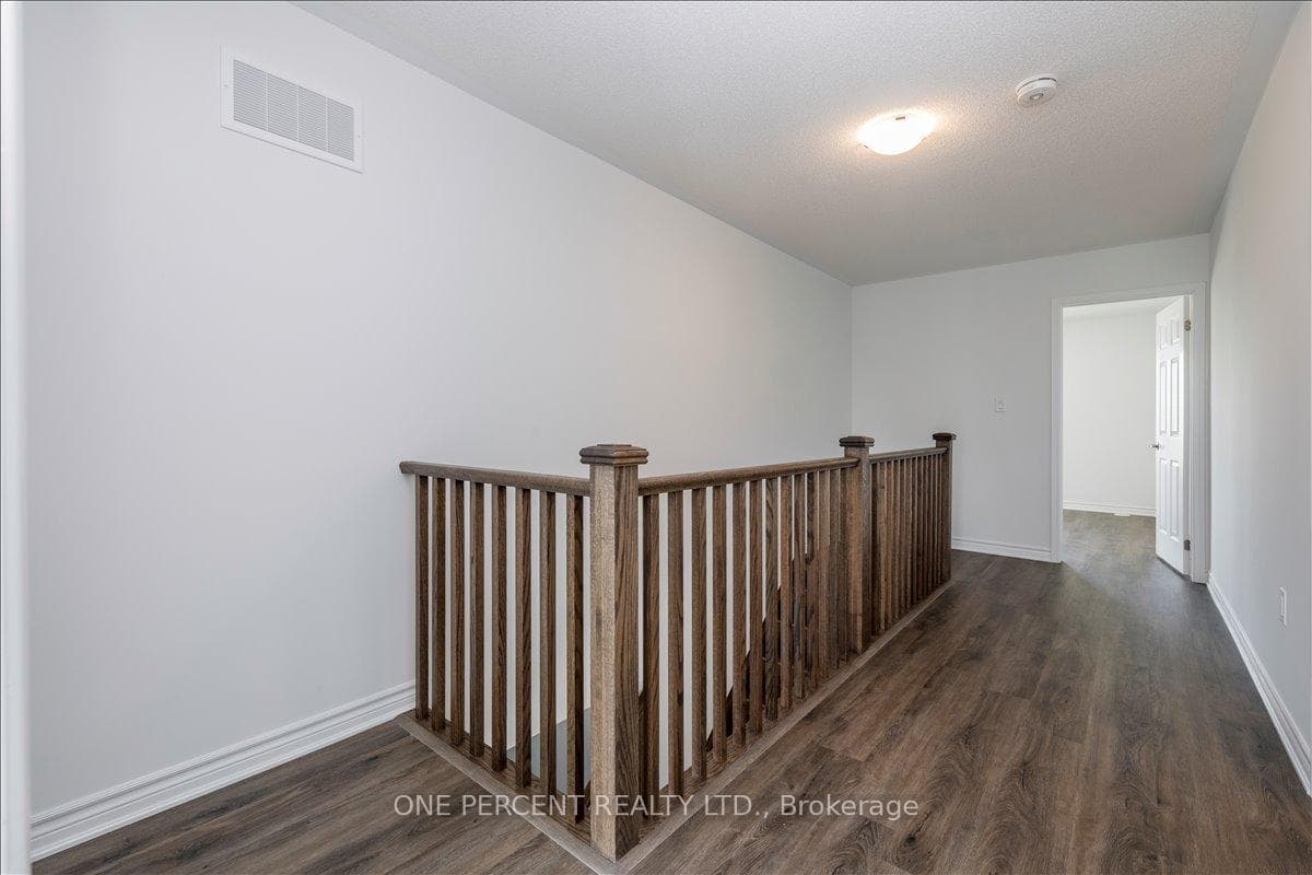 16 Pearen Lane photo 18