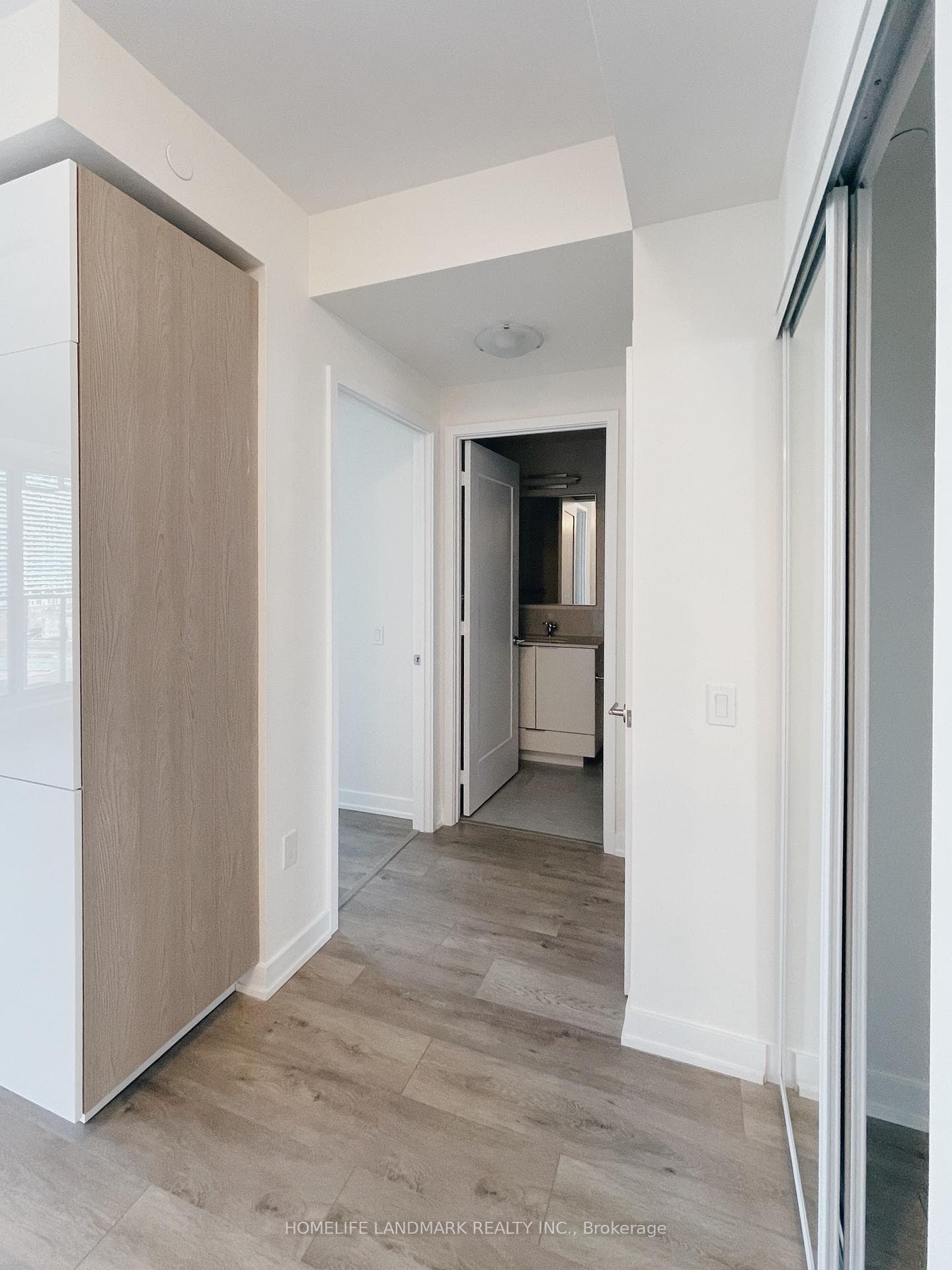 28 Freeland Street Unit 1208 photo 4