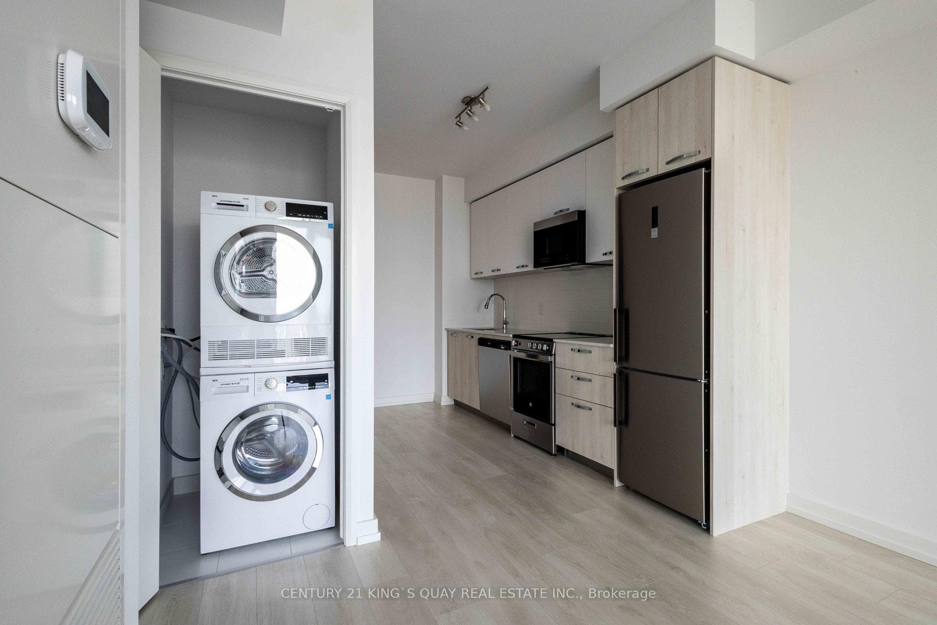 75 James Street Unit 2803 photo 18