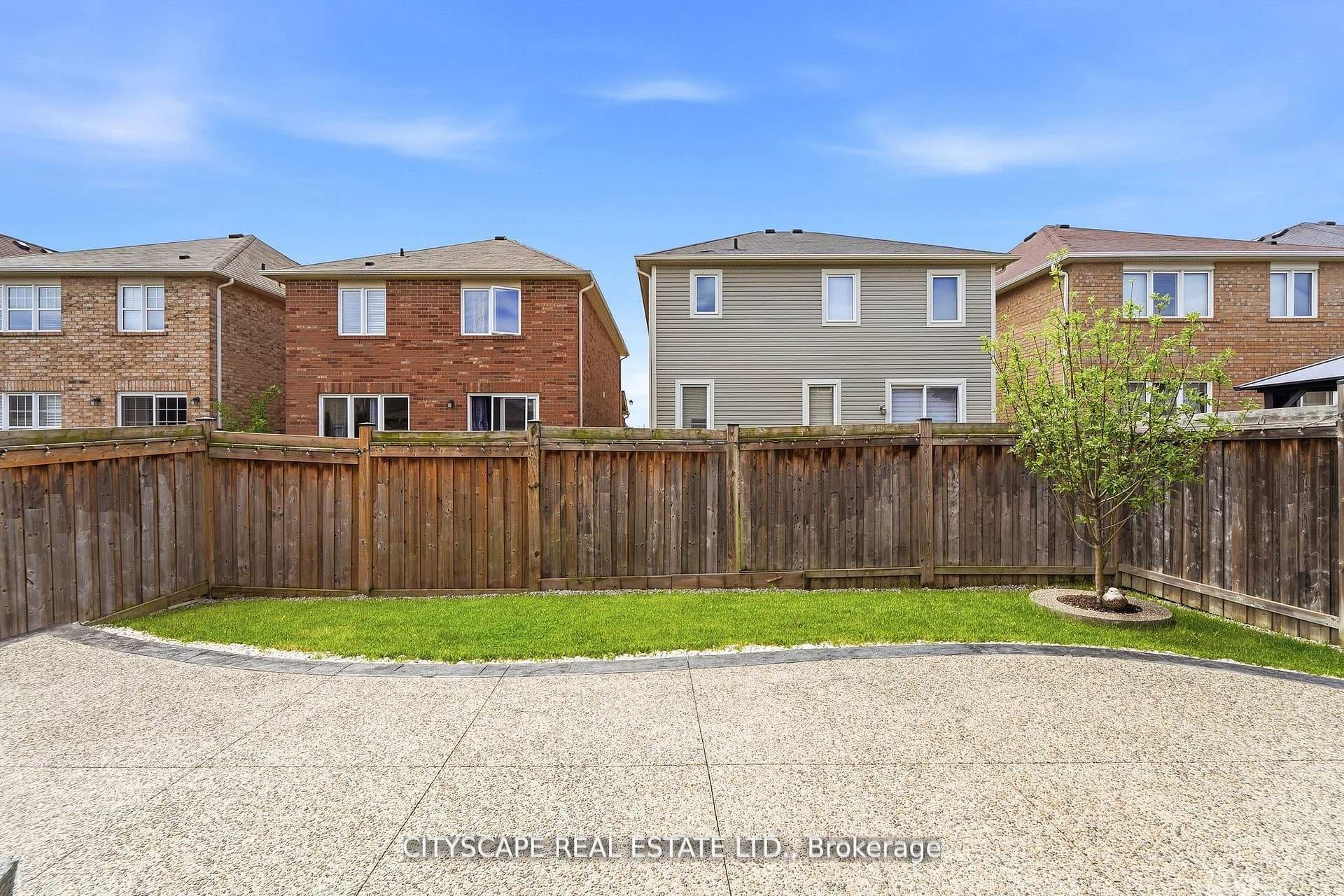 305 Gleave Terrace photo 41