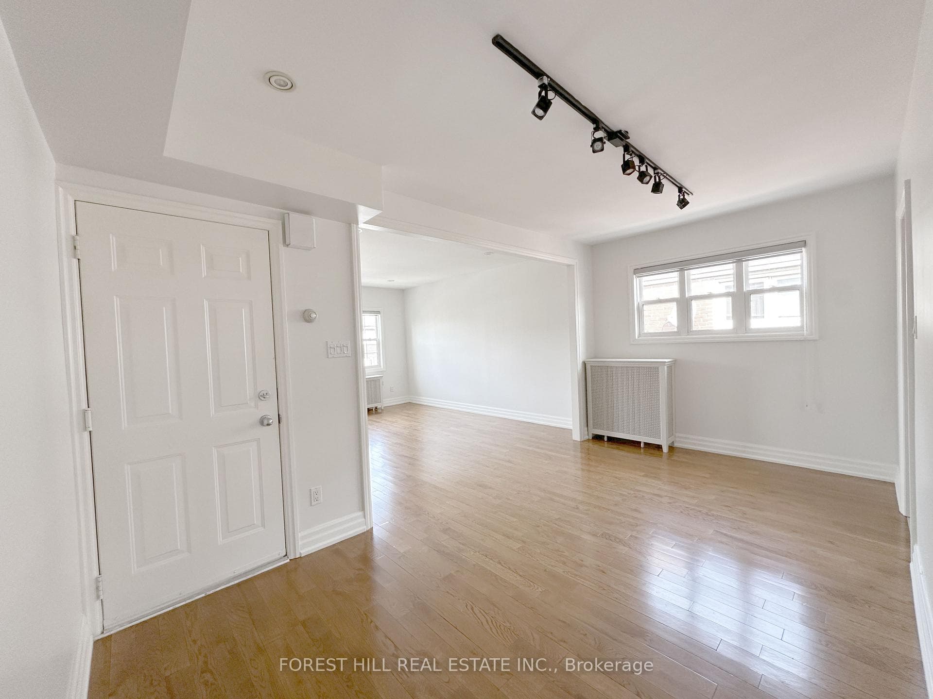 1003 Avenue Road Unit 2 (Upper) photo 7