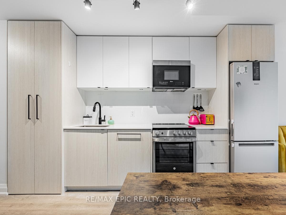2369 Danforth Avenue Unit 317 photo 15