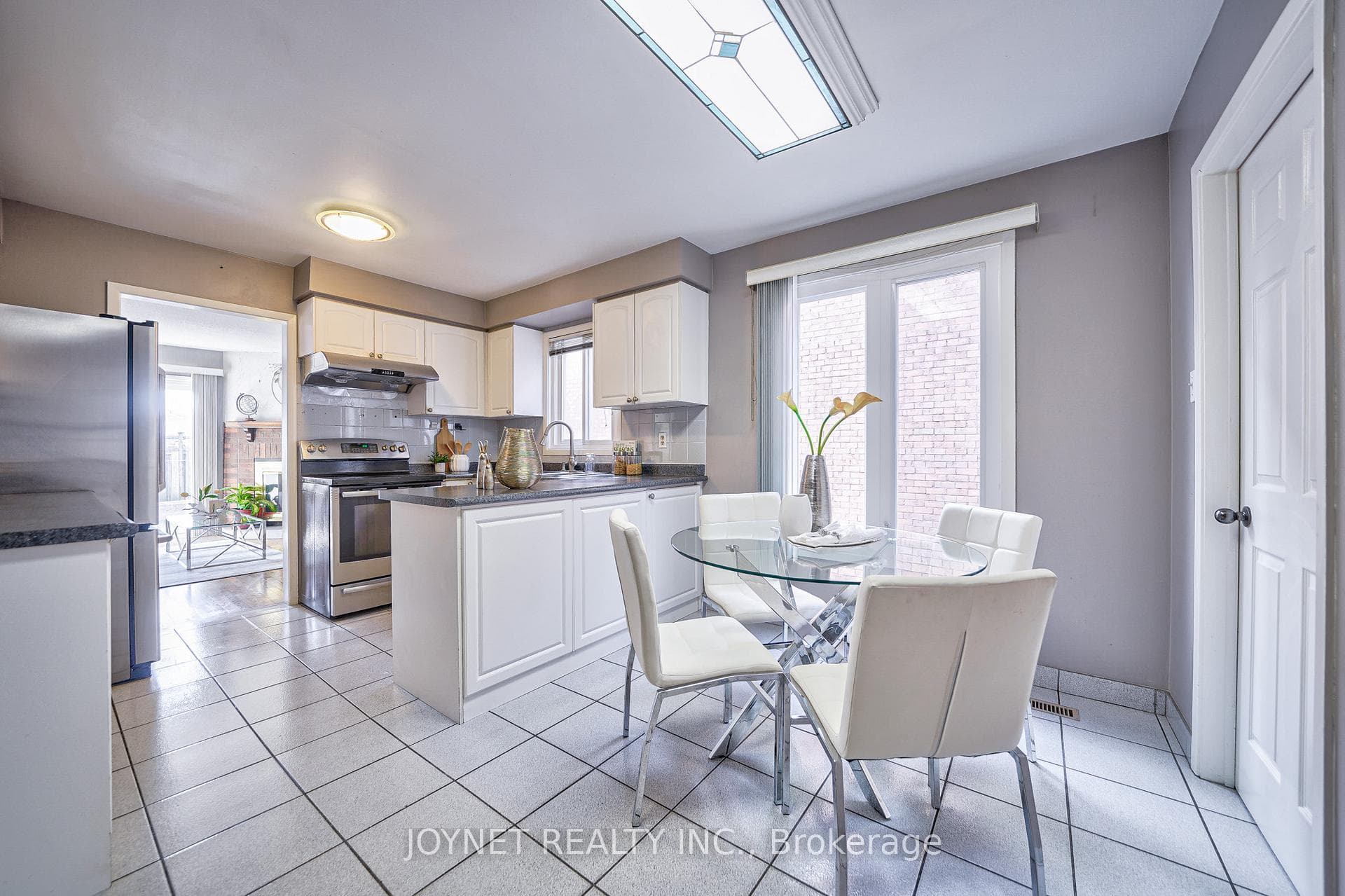 35 Lavron Court photo 10