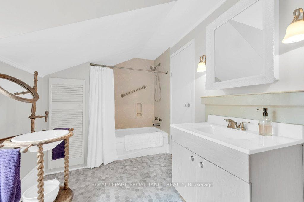 1109 Cross Road photo 27
