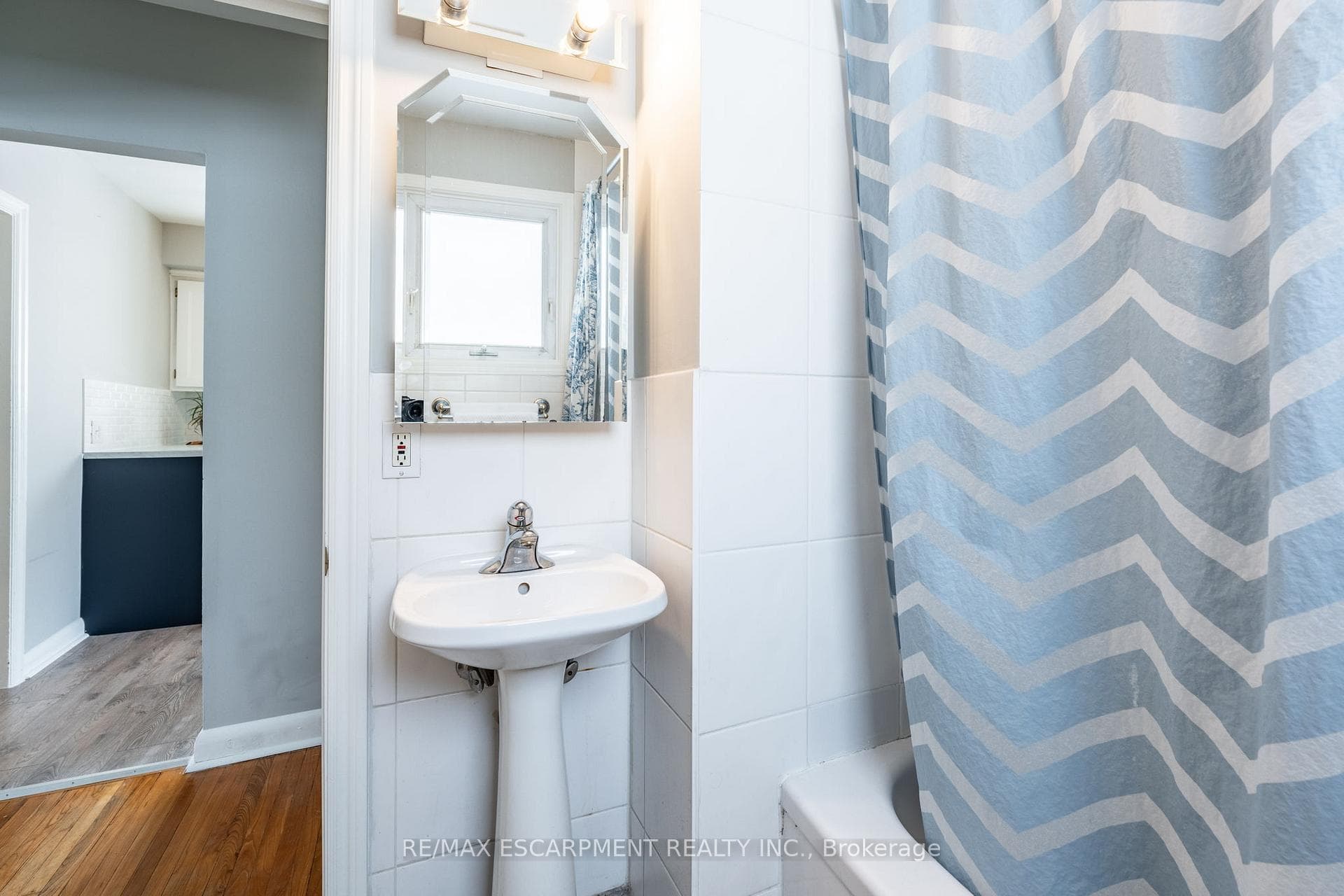 276 BOWMAN Street photo 17