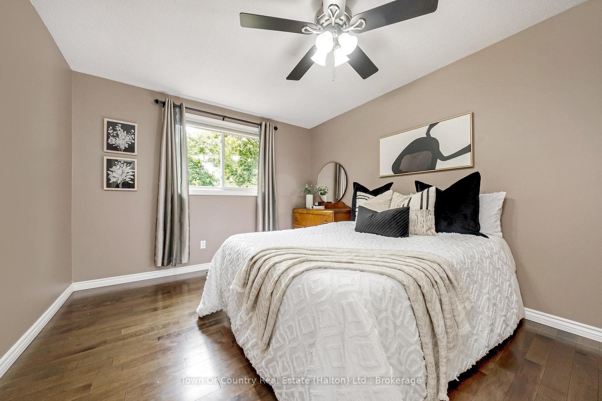 472 White Drive photo 29