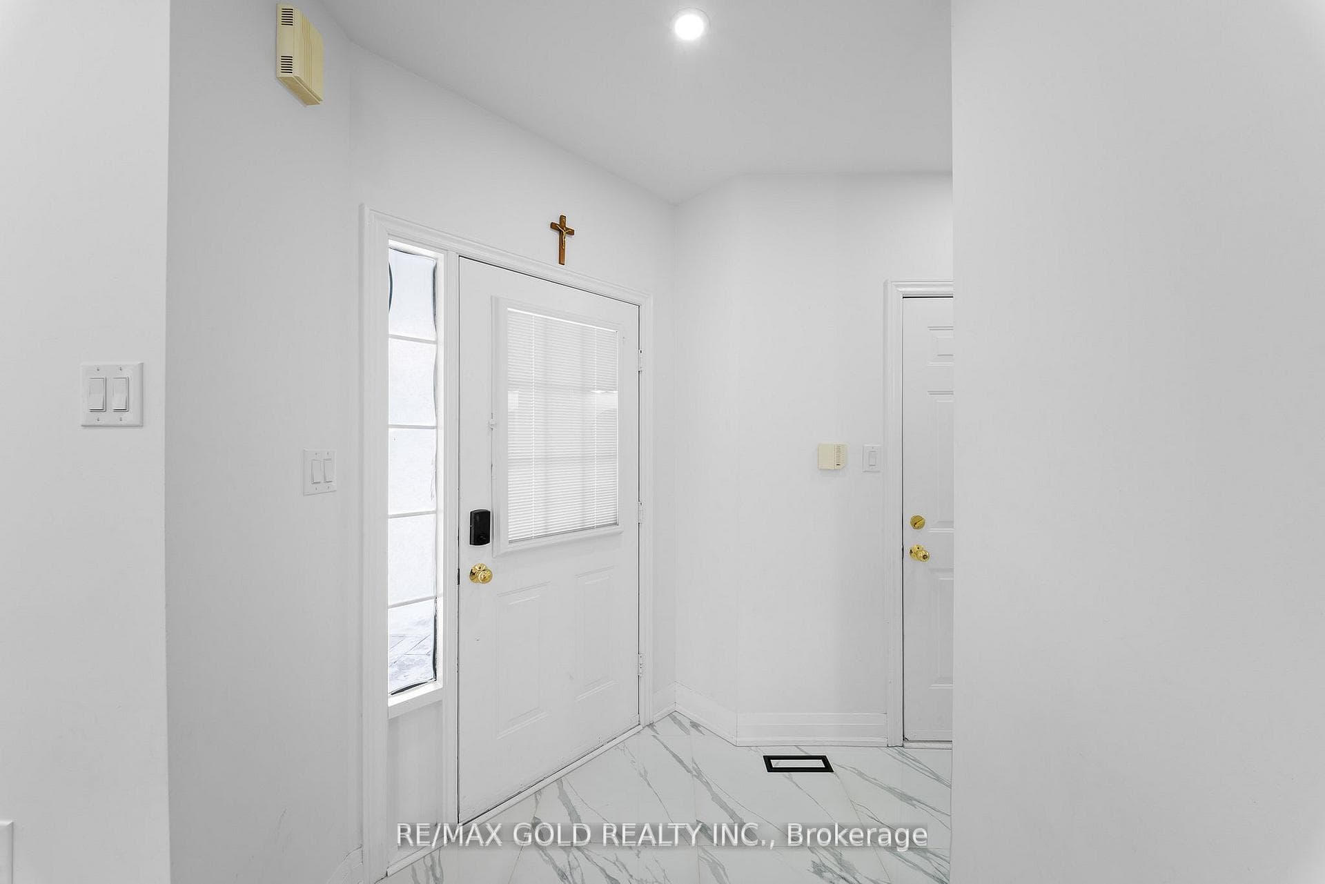 18 Russell Street photo 7