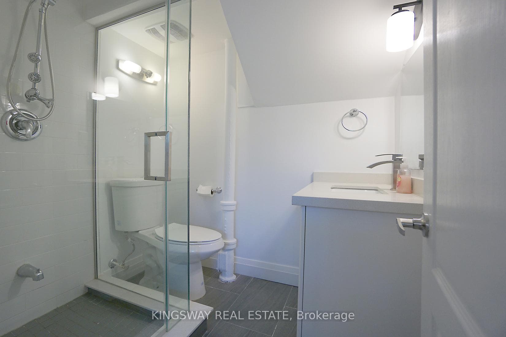 54 Pilot Street photo 35