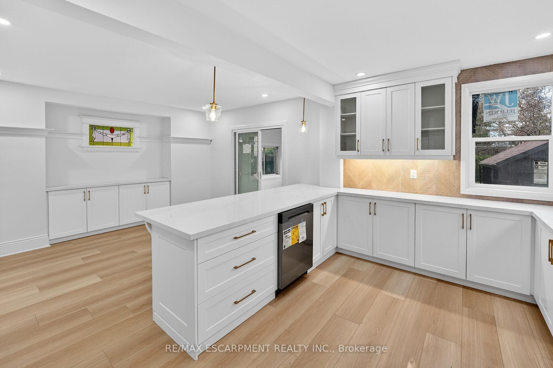 101 Houghton Avenue photo 14