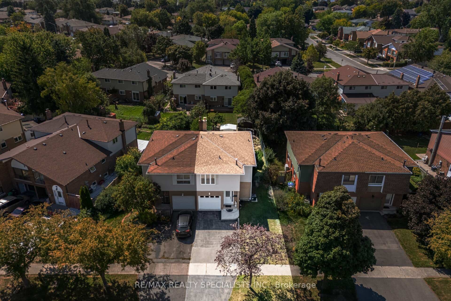3340 Tallmast Crescent photo 40