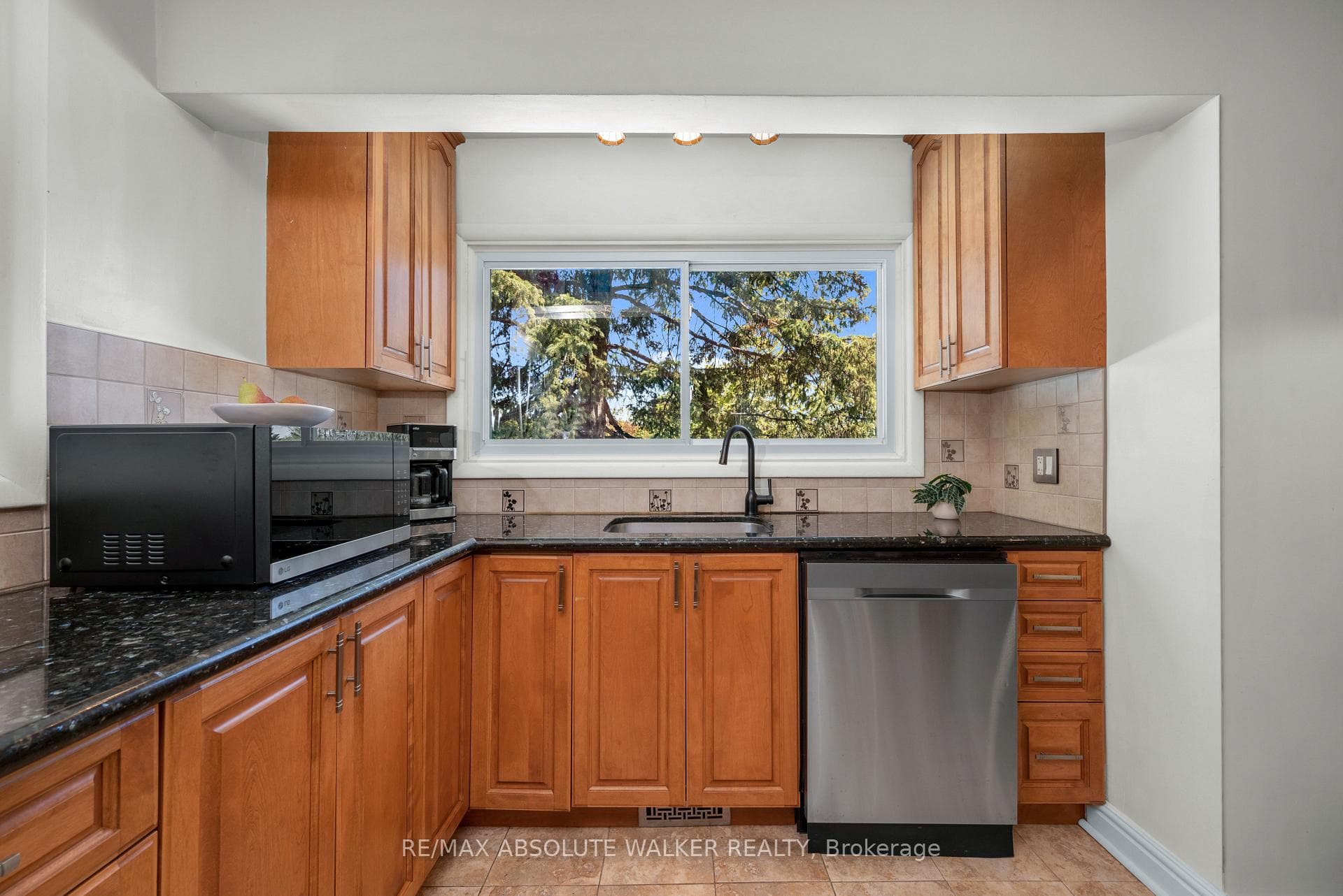 26 Riverdale Avenue photo 11