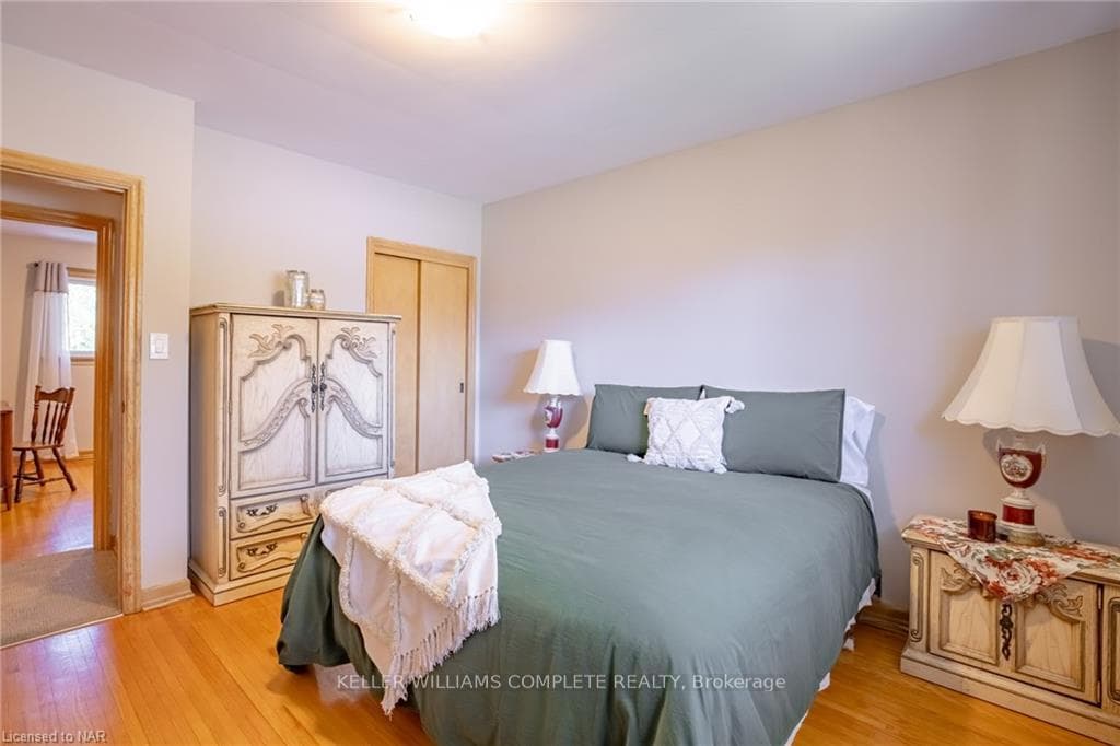 3 GROVE Avenue photo 18