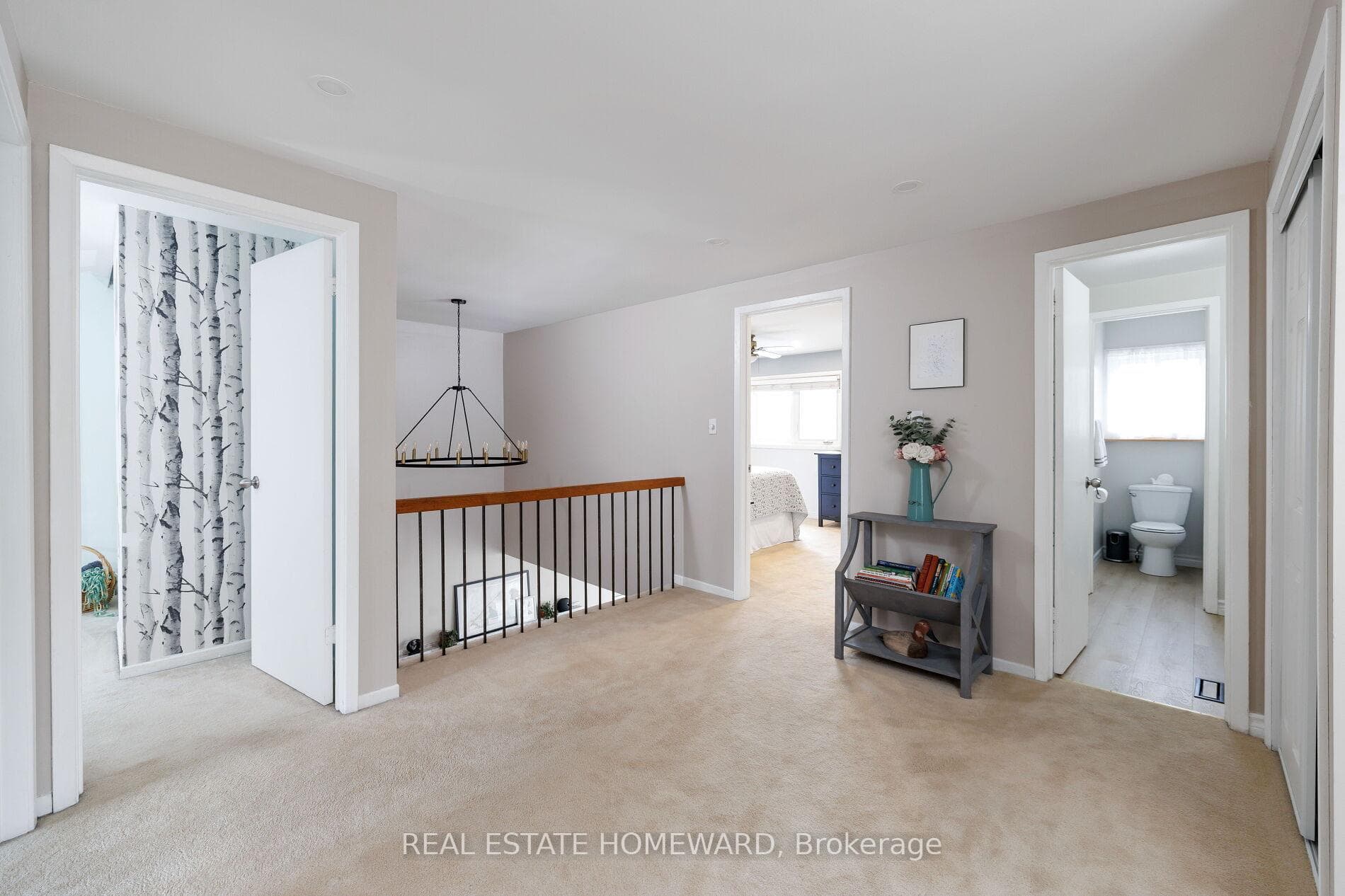 1821 Listowell Crescent photo 22