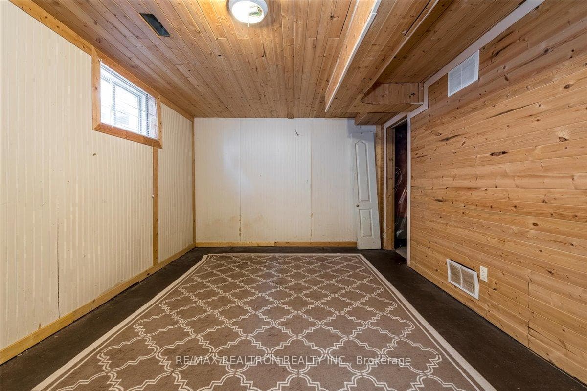 17 Timothy Lane photo 17