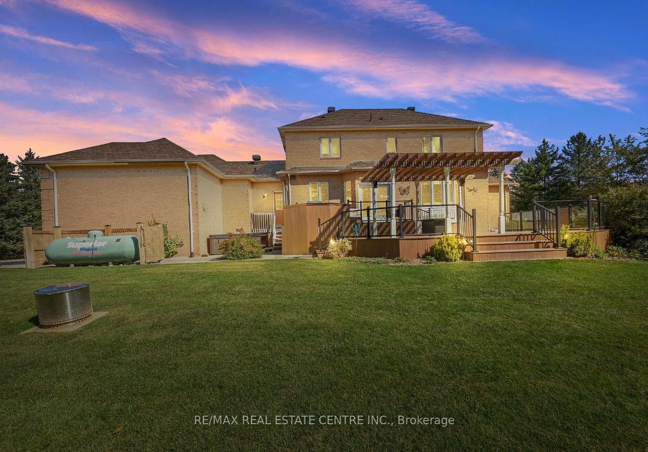 16 Forest Ridge Crescent photo 13