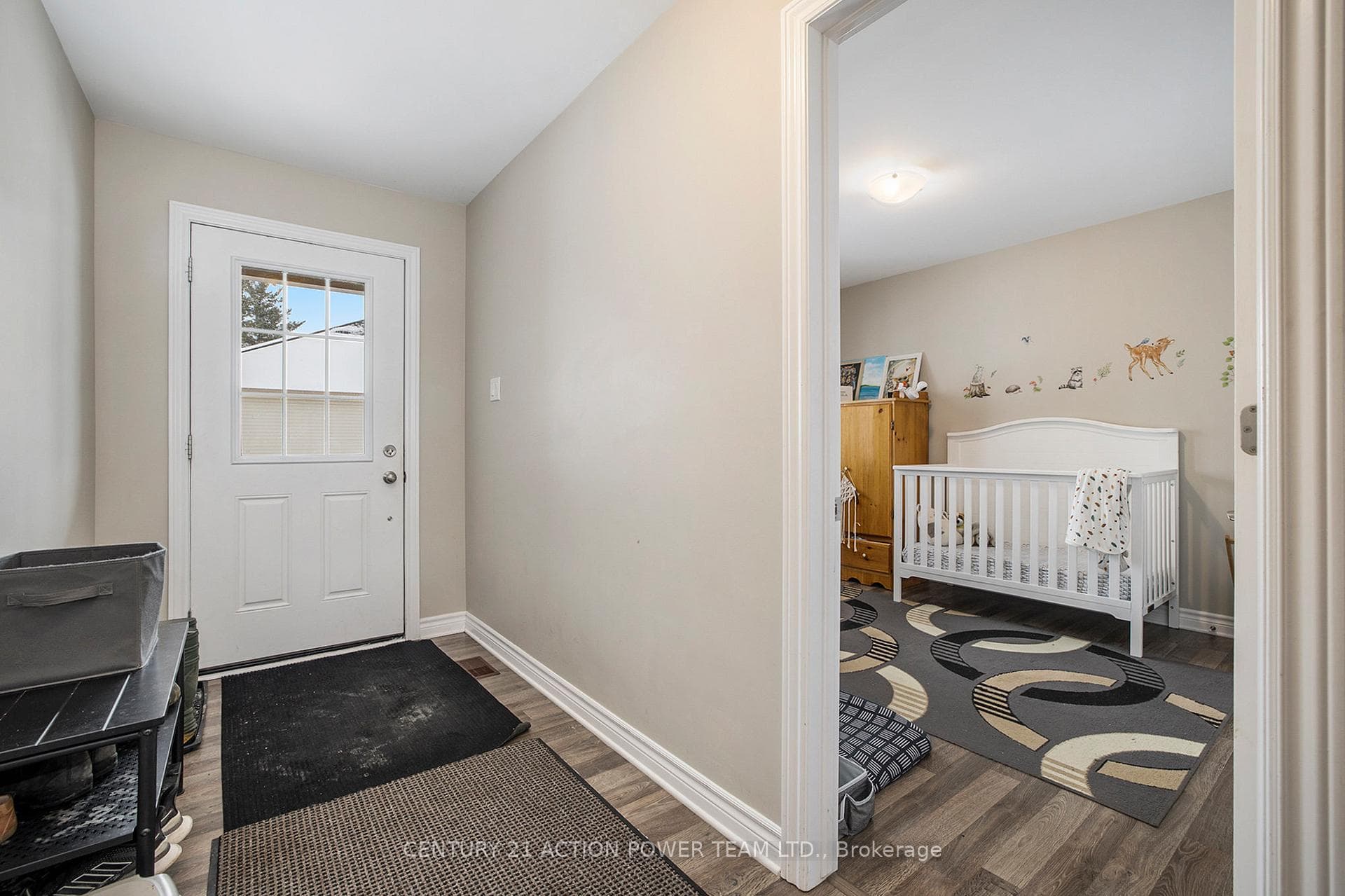 336 Solstice Crescent photo 3