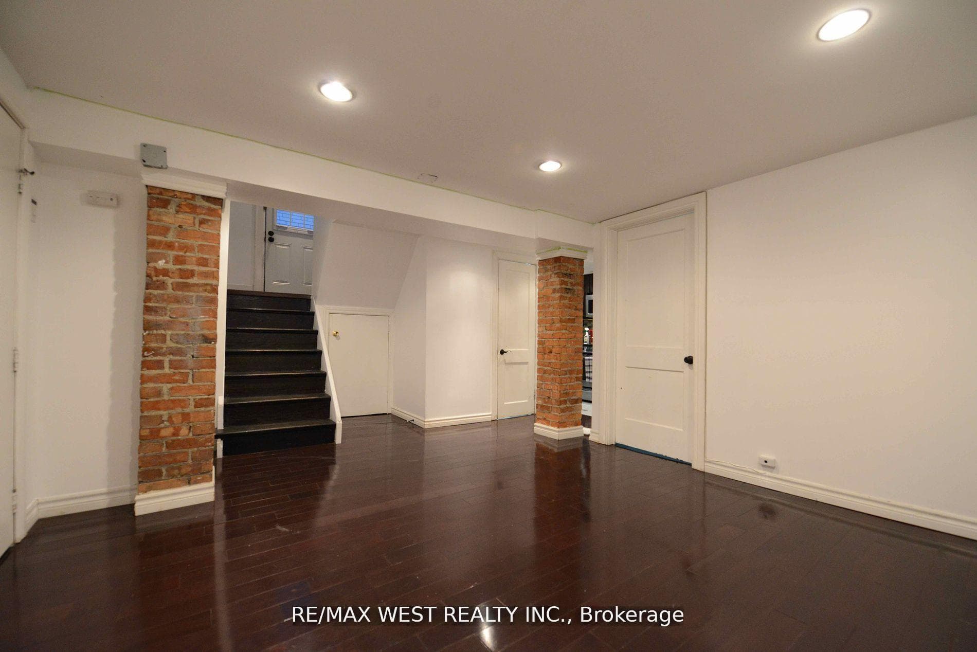 76 Rosemount Avenue photo 30