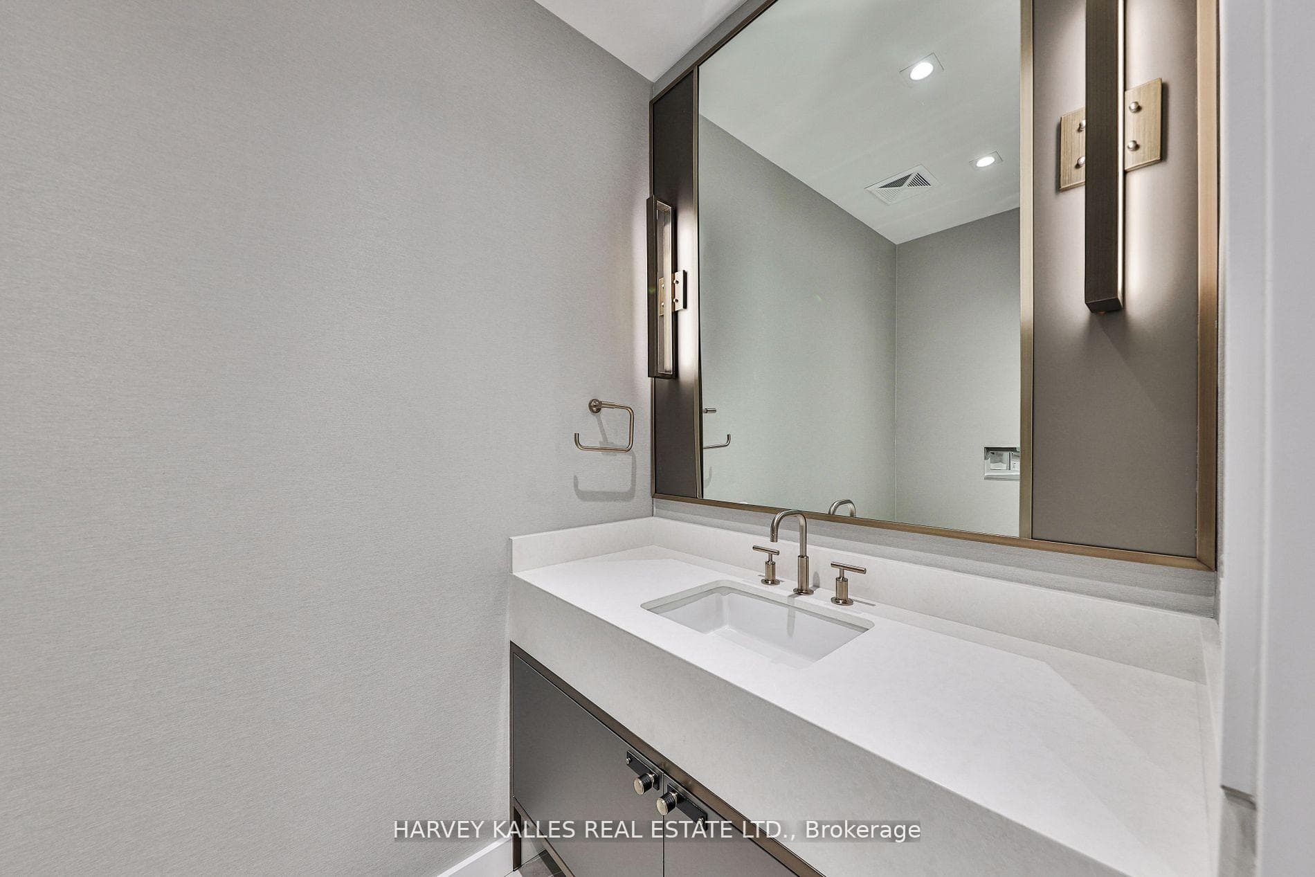 215 Lonsdale Road Unit 1707 photo 27