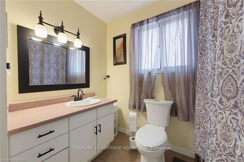 125 Whitlaw Way photo 12