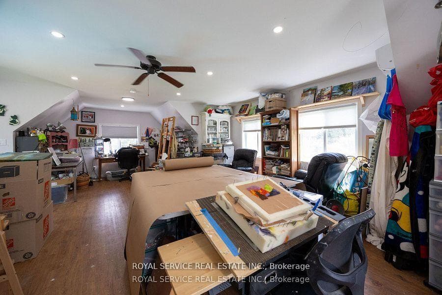 60 King Street photo 42