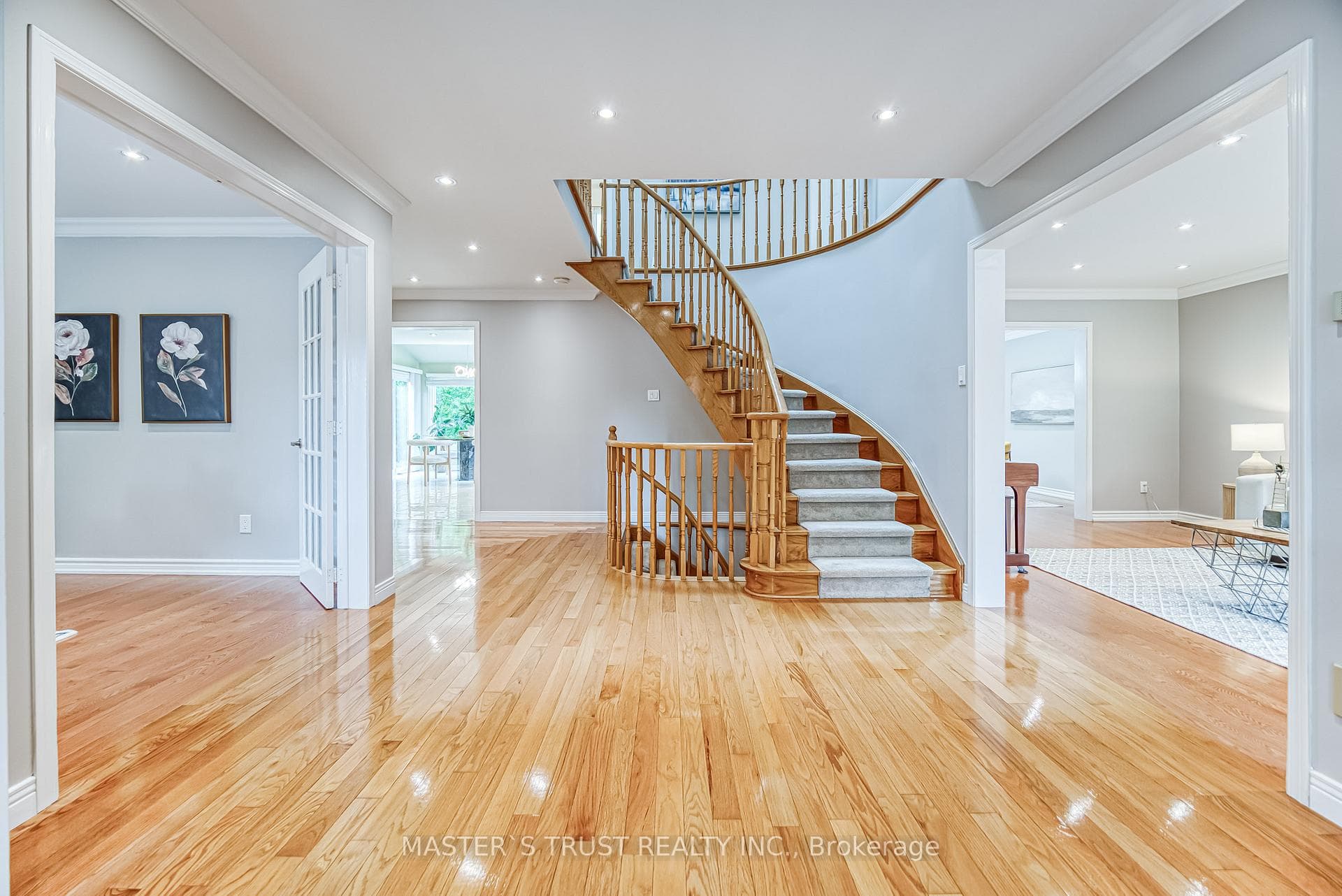 2108 Grenville Drive photo 7