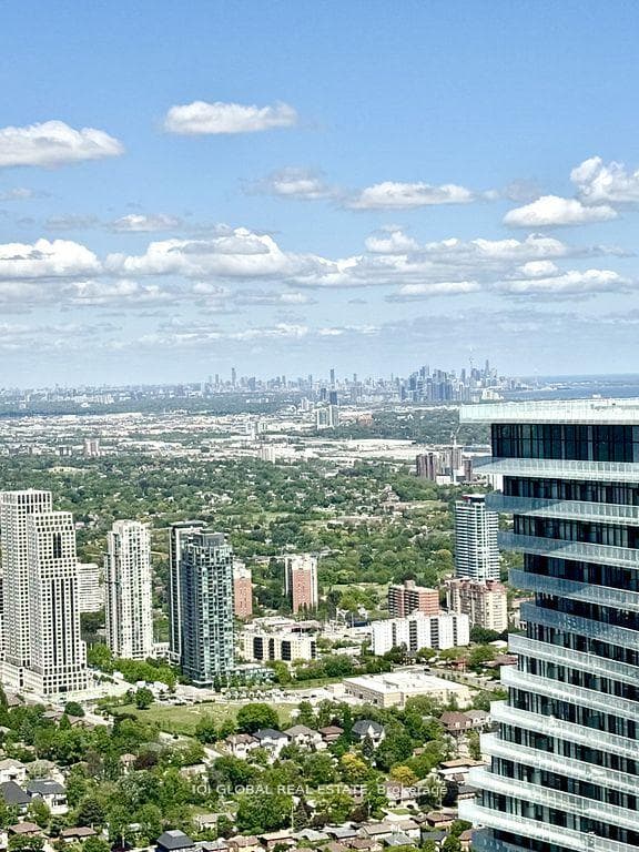 448 Burnhamthorpe Road Unit 6506 photo 2