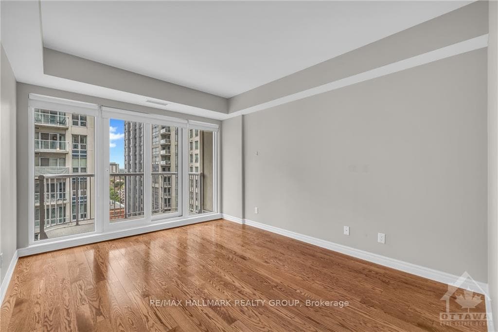 234 RIDEAU Street Unit 1604 photo 17