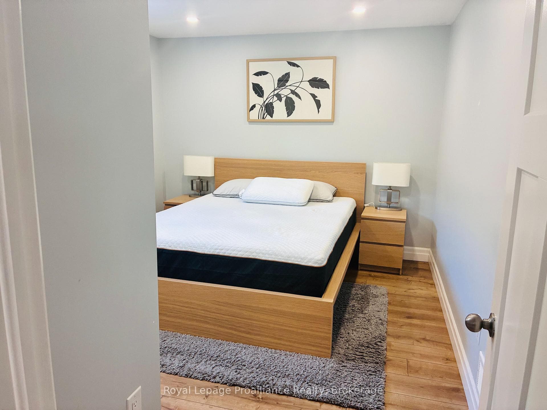 48 Mercedes Drive photo 34