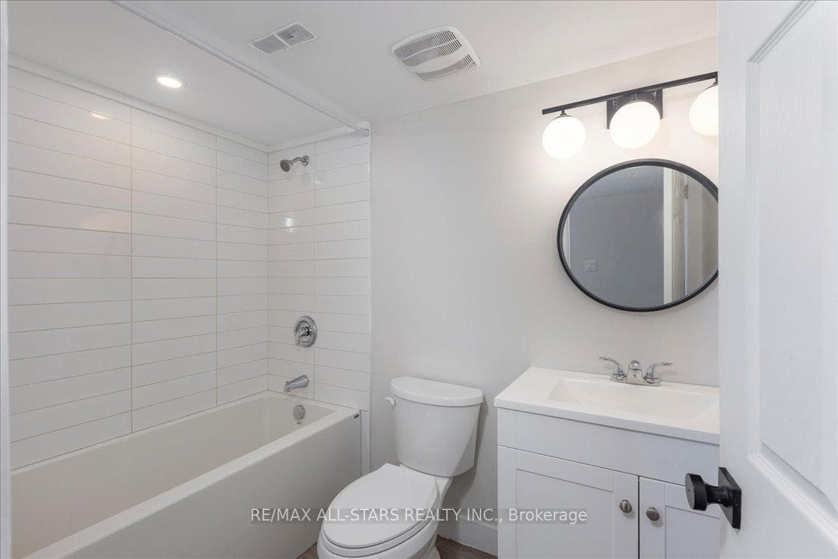 81 Douglas Drive photo 24