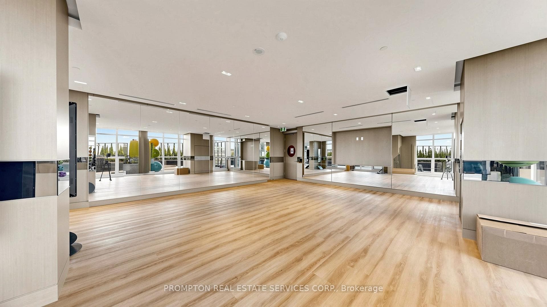 68 Esther Shiner Boulevard Unit 2016 photo 33