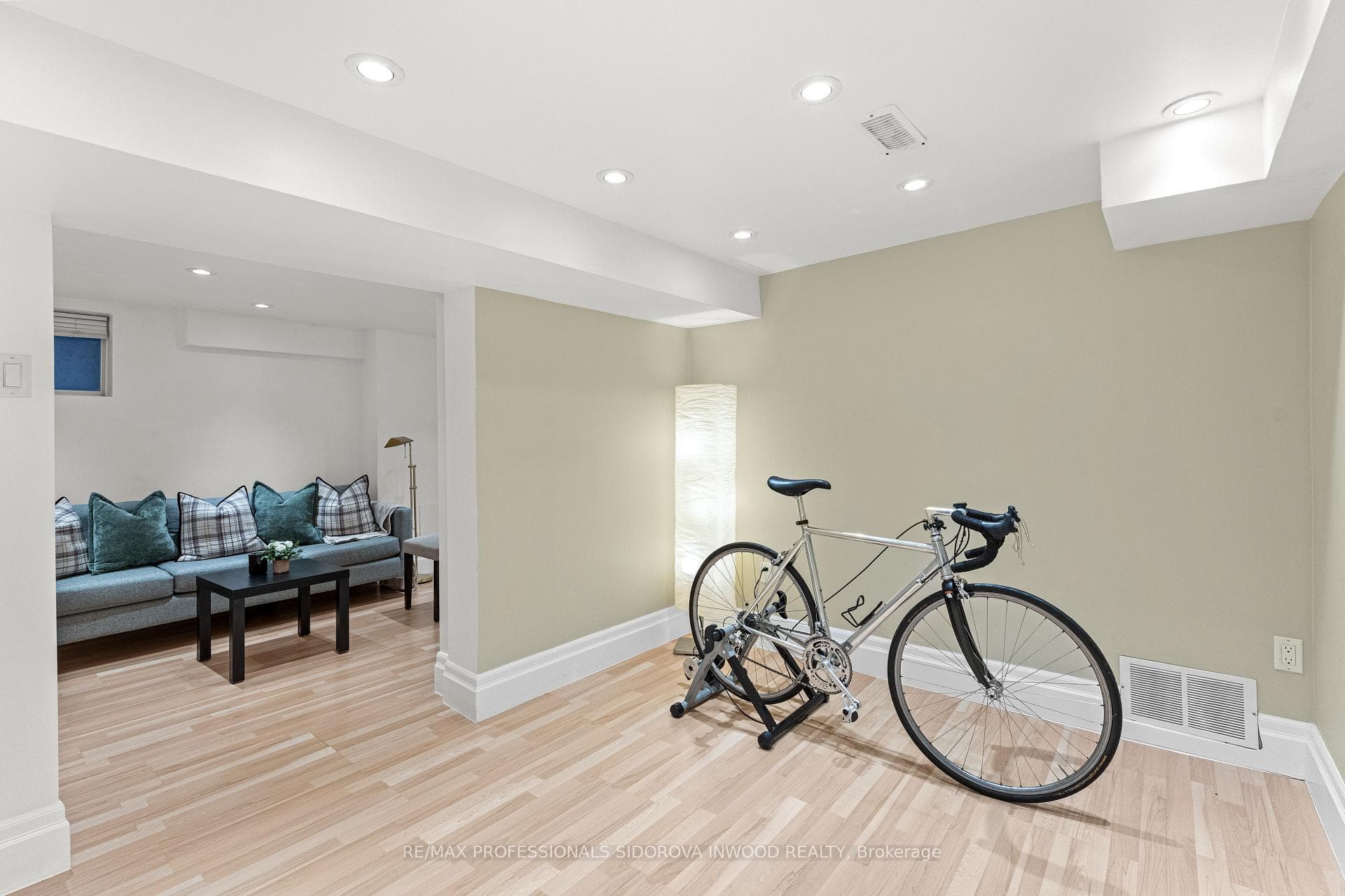 13 Evelyn Crescent photo 31