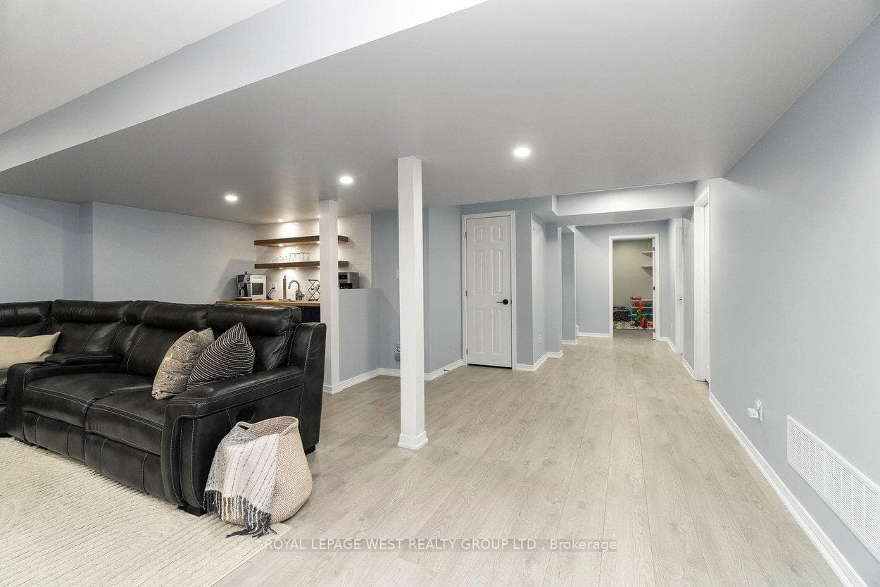 162 Willet Terrace photo 45