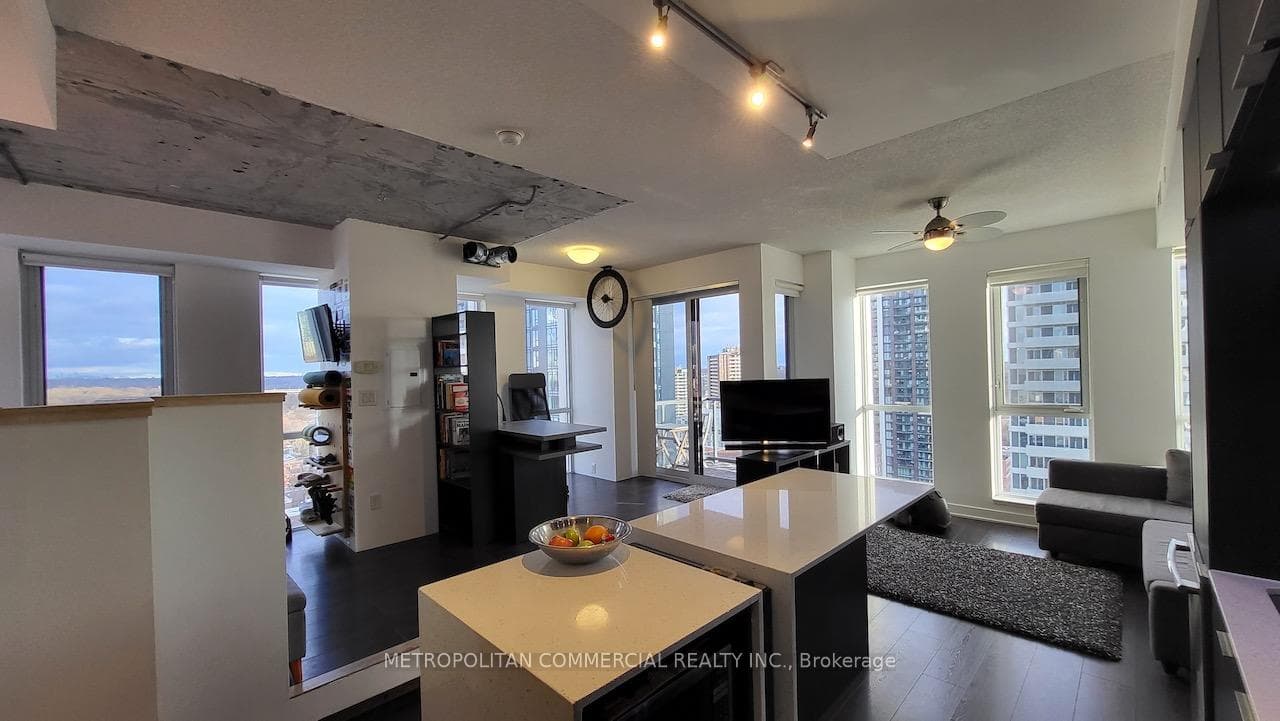 170 Sumach Street Unit 2212 photo 2