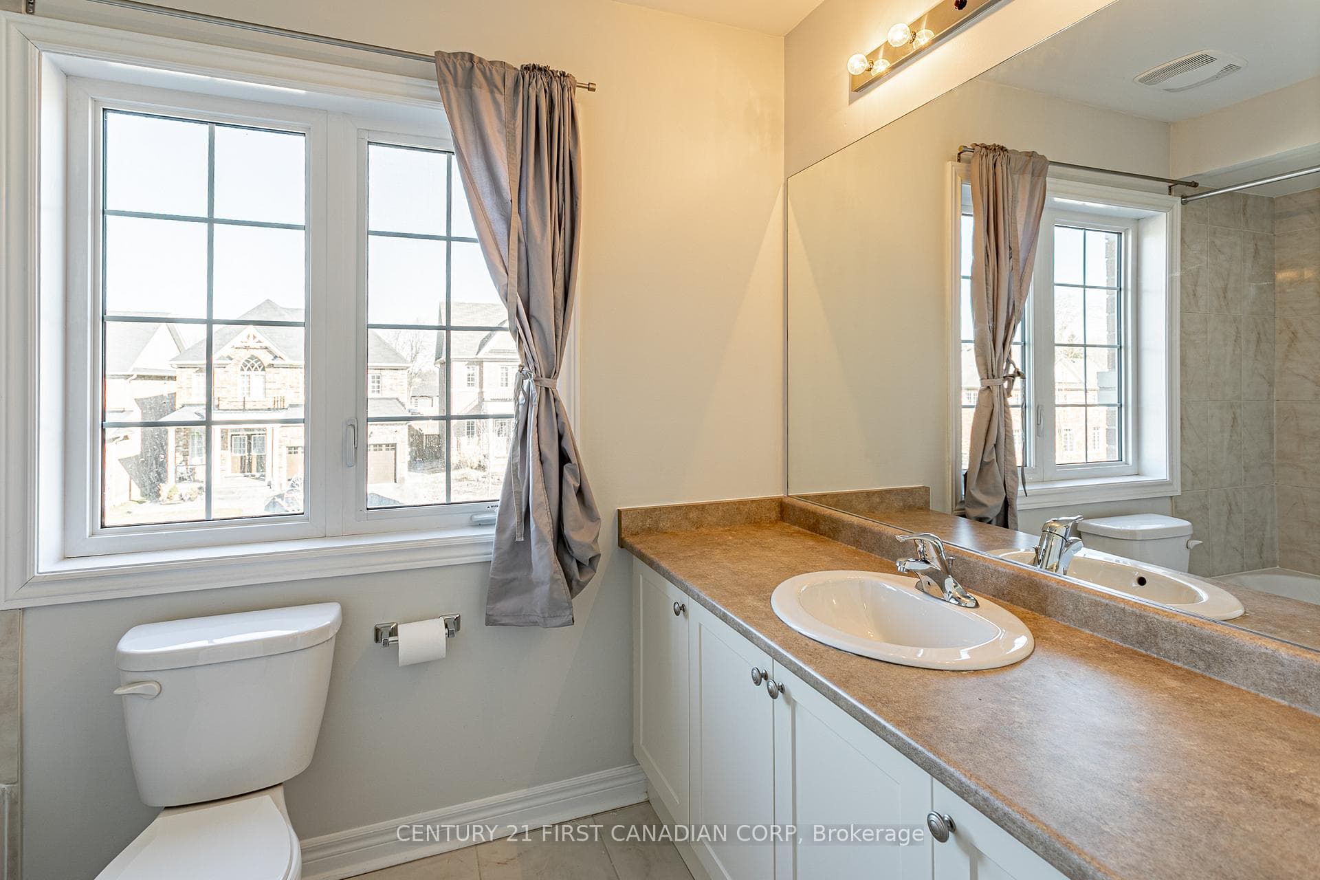 1016 Upper Thames Drive photo 26