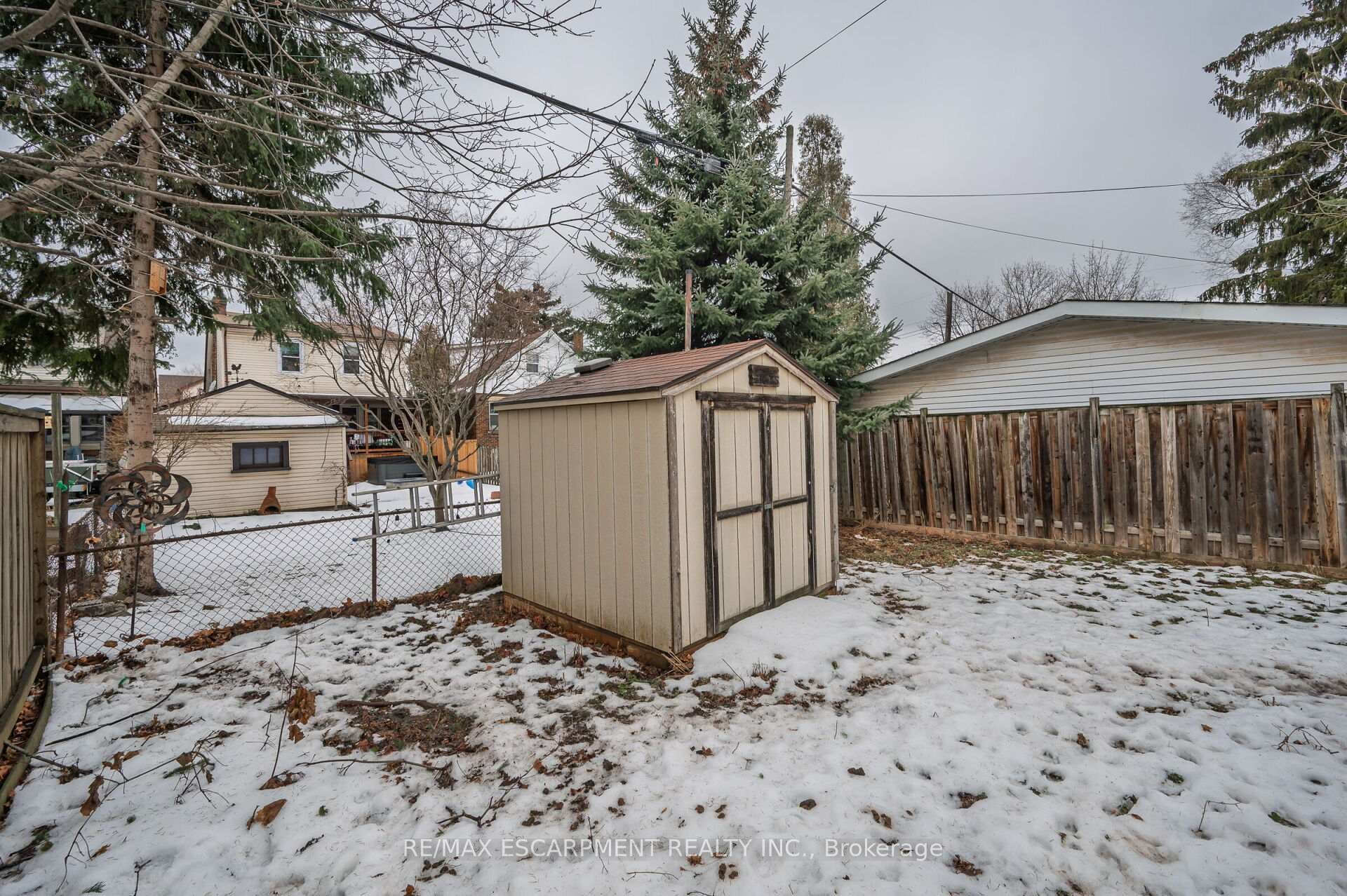 246 Ottawa Street photo 39