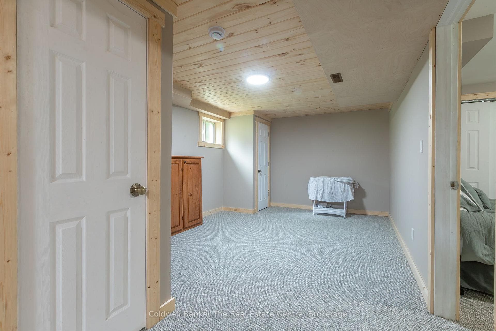 78 Glencairn Crescent photo 30